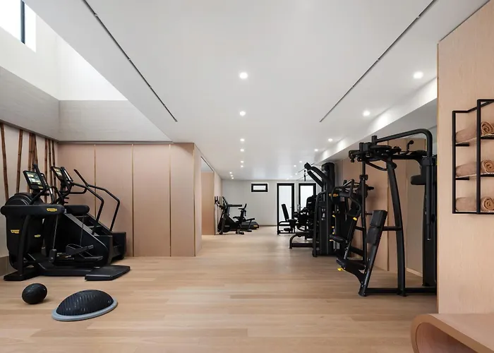 Vione Paros 安倍拉斯